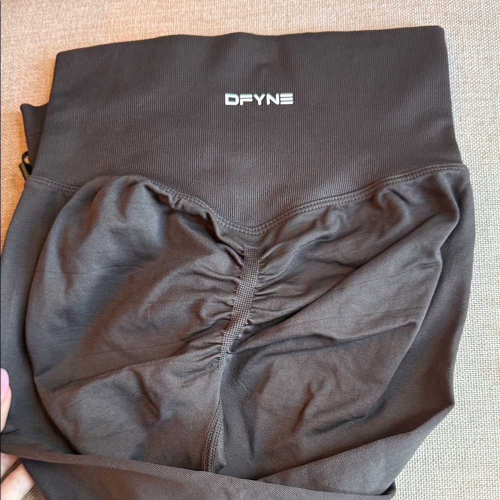 DFYNE - Picture 3 of 3